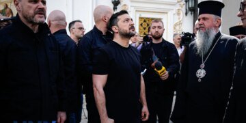 Удар рф по Україні забрав життя 11 людей, пожежі у Лаврі та Мистецькому арсеналі ліквідували – Зеленський