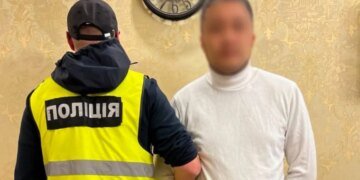 Мошенники запугали жителя Киева «розыском ТЦК» и завладели его недвижимостью