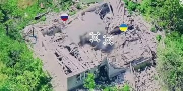 Один против троих: боец ВСУ  отбил штурм оккупантов и заставил сбежать выжившего. ВИДЕО