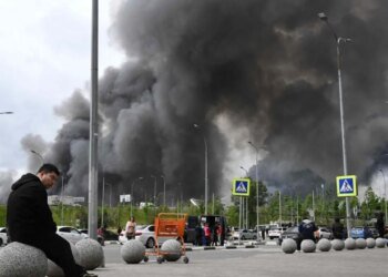 Война зашла просто в окна квартир: москвичи шокированы прилетами беспилотников и пожарами