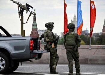 На Москву снова летят дроны: россияне фиксируют массовый налет в области. ВИДЕО