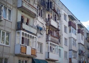 Обстрелы Сумской области: повреждены дома и гостиница, 14 пострадавших