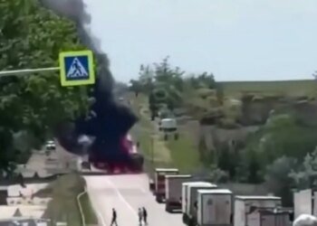 Выжженные трассы вокруг Мариуполя: украинские БПЛА парализовали военное снабжение оккупантов. ВИДЕО