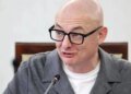 Орденопад продолжается: польский политик демонстративно вернул две госнаграды Украины