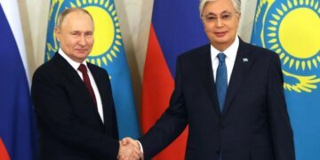 Конец бензоколонки: бестопливная Россия ищет помощи у соседей