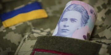 Тыловая надбавка в размере 10 тысяч гривен: кому будут платить и когда начнут начислять