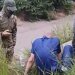 Мужчина в крови рыдал на траве рядом с людьми в балаклавах — ВИДЕО набрало тысячи репостов