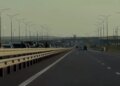 На виїзді з Криму утворився 15-кілометровий затор, вночі рух Кримським мостом перекрили – ASTRA