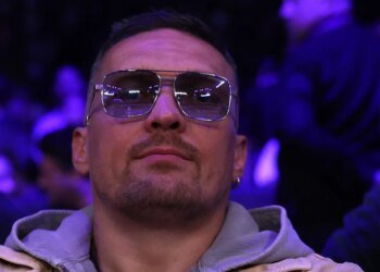 Боксер Олександр Усик вирішив звільнити усі свої чемпіонські пояси