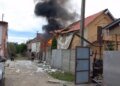 Рятувальники деблокували людину з-під завалів після удару рф по Сумах