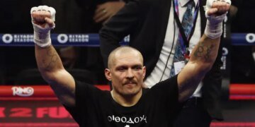 Король не уходит на пенсию: Усик отдал золото конкурентам ради одного финального супервызова