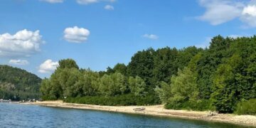Днестр «отступил» на 120 метров: целый город остался без воды