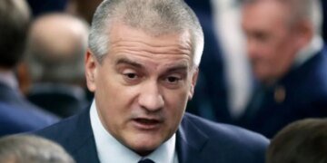 Крым у разбитого корыта:  гауляйтер Аксенов официально признал, что бензина нет и не будет