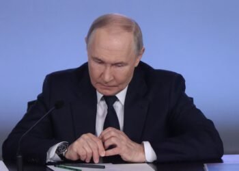 Путин разрешил отбирать квартуиры у критиков режима, которые сбежали из России