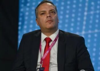 Экономика загоняет РФ в тупик: Милов назвал месяц выбора для Путина