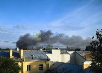 Дроны ударили по Кронштадту, арсеналу ВМФ и НПЗ в Тюмени: в РФ вспыхнули пожары