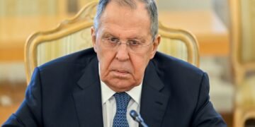 Лавров вспомнил о “вежливости” из-за письма Зеленского к Путину