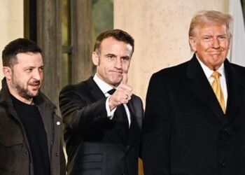 США официально встали на сторону Украины, – Макрон