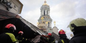 МИД назвало “абсурдом” реакцию ЮНЕСКО на обстрел Киево-Печерской лавры