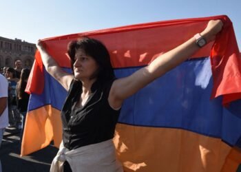 Курс на РФ или Запад? В Армении стартовали решающие парламентские выборы