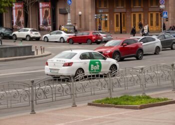 Чи можуть водії таксі отримати бронювання: офіційна відповідь Bolt