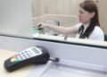 ПриватБанк чи Ощадбанк: де кращий курс і чому не вигідно міняти “старі” долари на нові