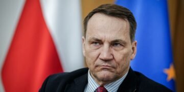 В МИД Польши заявили, что Зеленскому и Путину нужно говорить без посредников