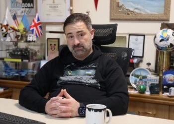 Почему Зеленский отправил орден в Польшу не через “Укрпочту”: есть три причины