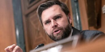 Венс заявив, що можливості росіян у наступальних операціях наближаються до нуля
