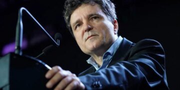 Біля берегів Румунії уражено танкер, що прямував до порту Рені – президент Нікушор Дан