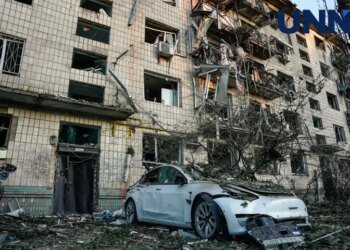 У Києві за жертвами атаки рф оголосили жалобу, під завалами багатоповерхівки шукають родину з 15-річною дівчиною