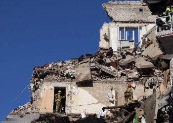 6 зниклих безвісти після удару рф у багатоповерхівці в Києві, для пошуків періодично оголошують хвилину тиші