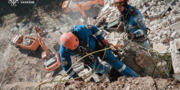 Уже 17 загиблих через атаку рф на Київ