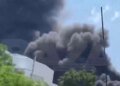 В российском Ставрополе вспыхнул масштабный пожар на складе с лакокрасочными материалами. ВИДЕО