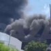 В российском Ставрополе вспыхнул масштабный пожар на складе с лакокрасочными материалами. ВИДЕО