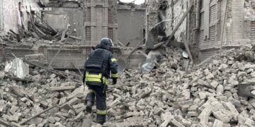 В Запорожье в результате авиаударов пострадали 7 человек, в том числе один ребенок. ВИДЕО
