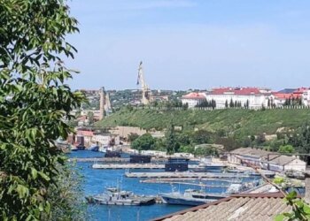 Паника на флоте РФ: подлодки начали обшивать арматурой от украинского возмездия. ФОТО