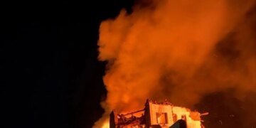 После ночной атаки СМИ сообщили о повреждении здания «Рошен» в Киеве. ВИДЕО