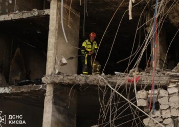 В Киеве обнаружили ещё одно тело: число жертв обстрела возросло до 15. ФОТО