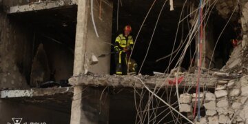 В Киеве обнаружили ещё одно тело: число жертв обстрела возросло до 15. ФОТО