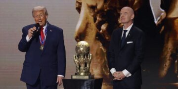 Трамп зізнався, що FIFA скасувала червону картку Балогуна на його прохання