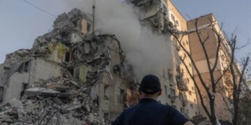 Треугольник жизни и правило двух стен: эксперты назвали лучшие способы выжить при обрушении дома