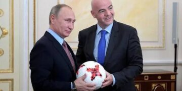 ФІФА розгляне повернення російських команд до міжнародних турнірів після рішення МОК