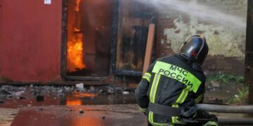 Один из крупнейших НПЗ России подвергся атаке: показаны кадры