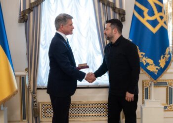 Зеленський обговорив з конгресеном Макколом далекобійні удари та санкції проти рф