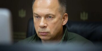 Зеленський розглядає питання звільнення Сирського – FT