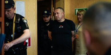Суд над екс-комбригом Лучановим – фігурант не визнає себе винним у вбивстві цивільних