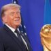 Трамп "поплескав" Кубок світу у VIP-ложі під час матчу