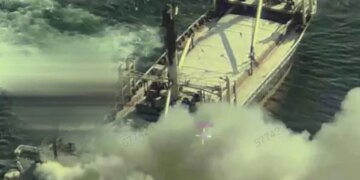 Атака РФ на гражданское судно под Одессой: уже известно о шести погибших моряках, ещё четверо числятся пропавшими без вести