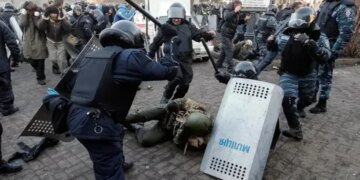 Суд засудив екс-командира "Беркута" та "тітушок" до 7-10 років за злочини під час Майдану